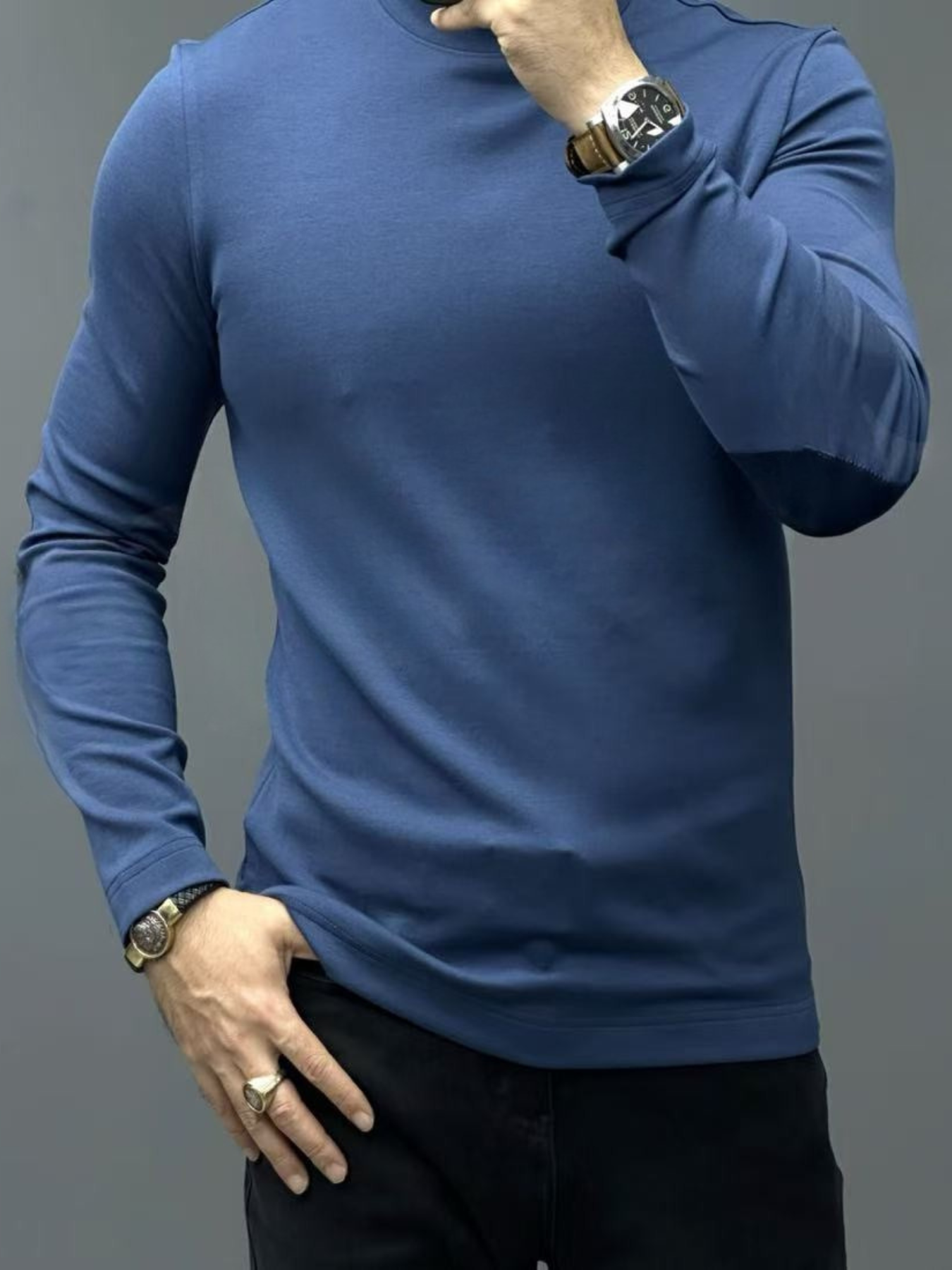 Emanuel - Tight Long-Sleeve Sweater